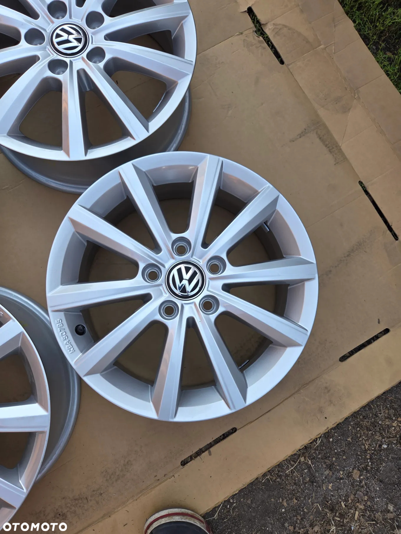 Felgi Aluminiowe VW Golf T-Roc Sportvan 16 Cali 6Jx16H2 ET 48 5G0071496B 5G0073566G - 4