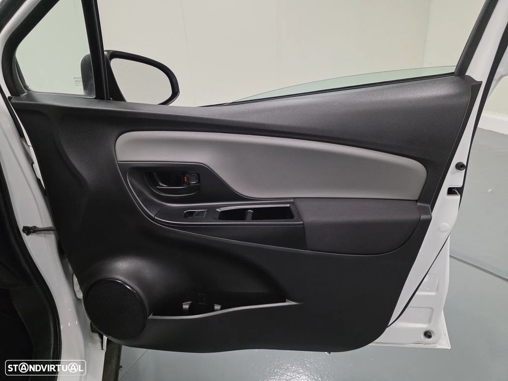 Toyota Yaris 1.4 D-4D ACtive+AC - 37