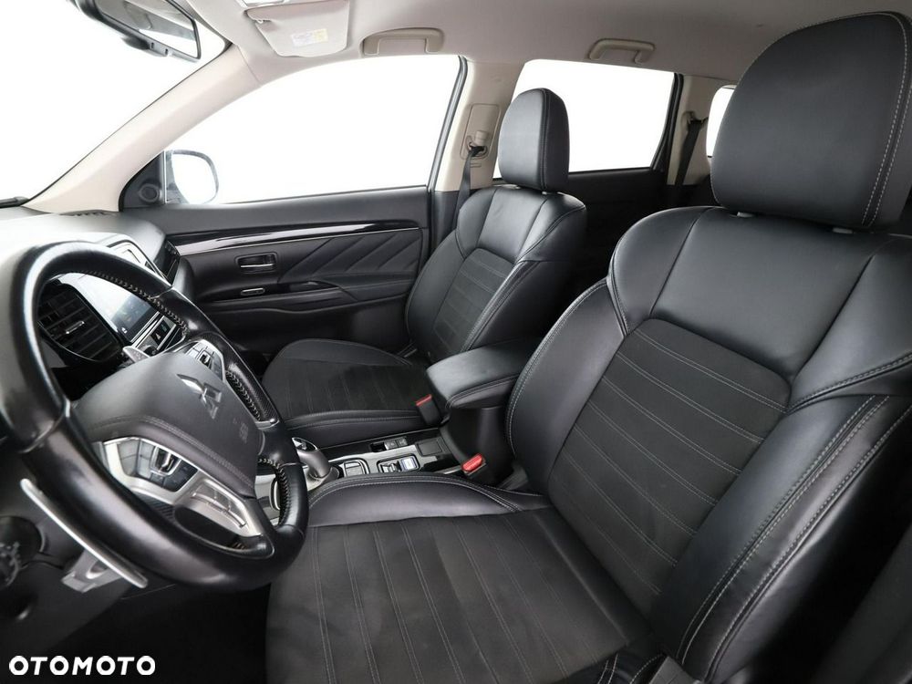 Mitsubishi Outlander 2.4 4WD Top - 14