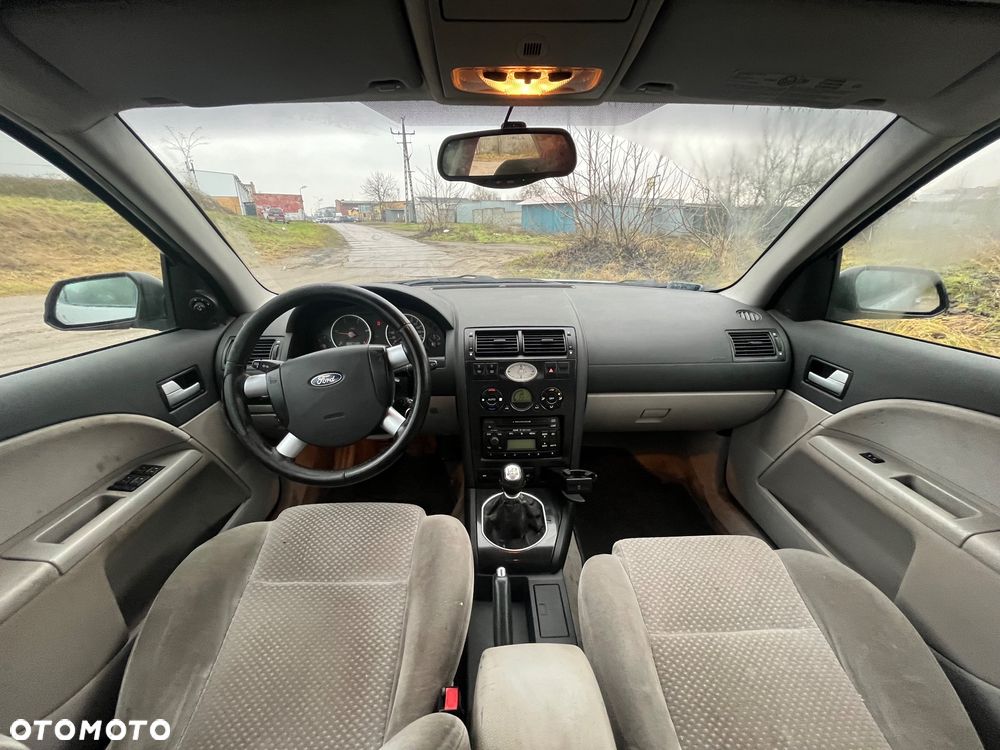 Ford Mondeo 2.0 TDDi Ghia - 7