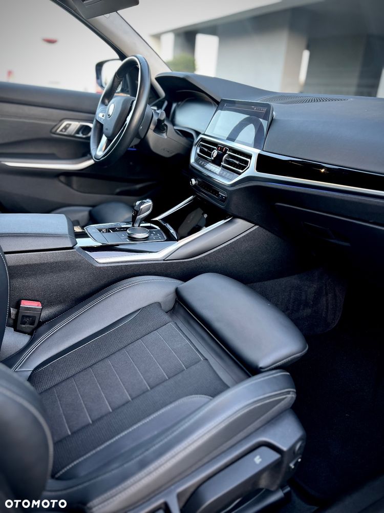 BMW Seria 3 320d - 14