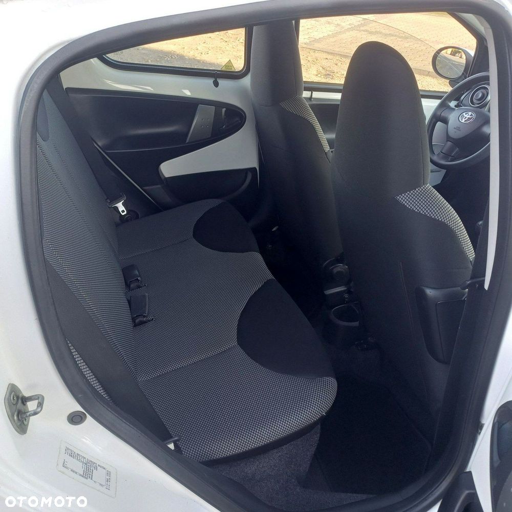 Toyota Aygo - 10