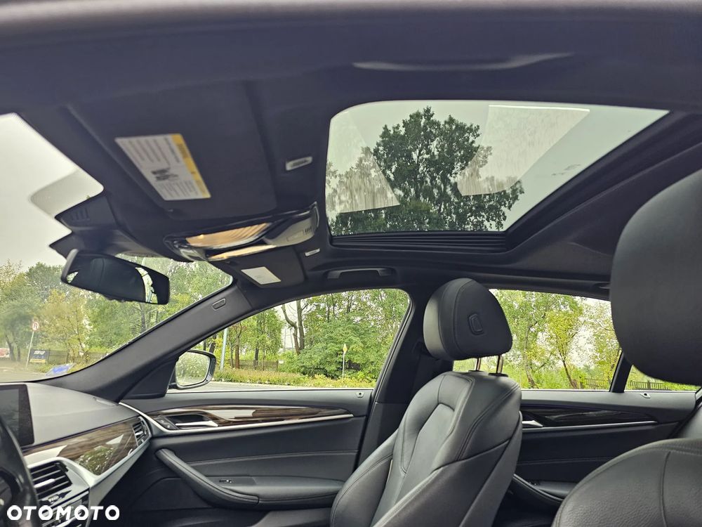 BMW Seria 5 530i xDrive Sport Line - 4