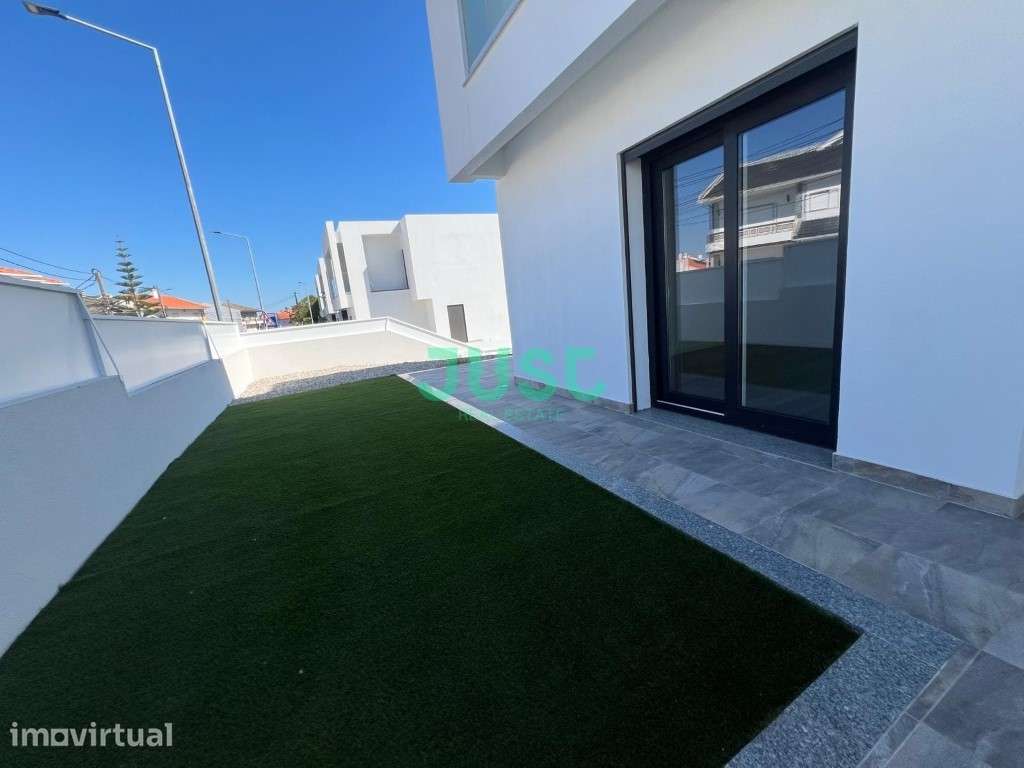 Moradia Geminada 3 pisos com piscina vale de Milhaços - Grande imagem: 4/30