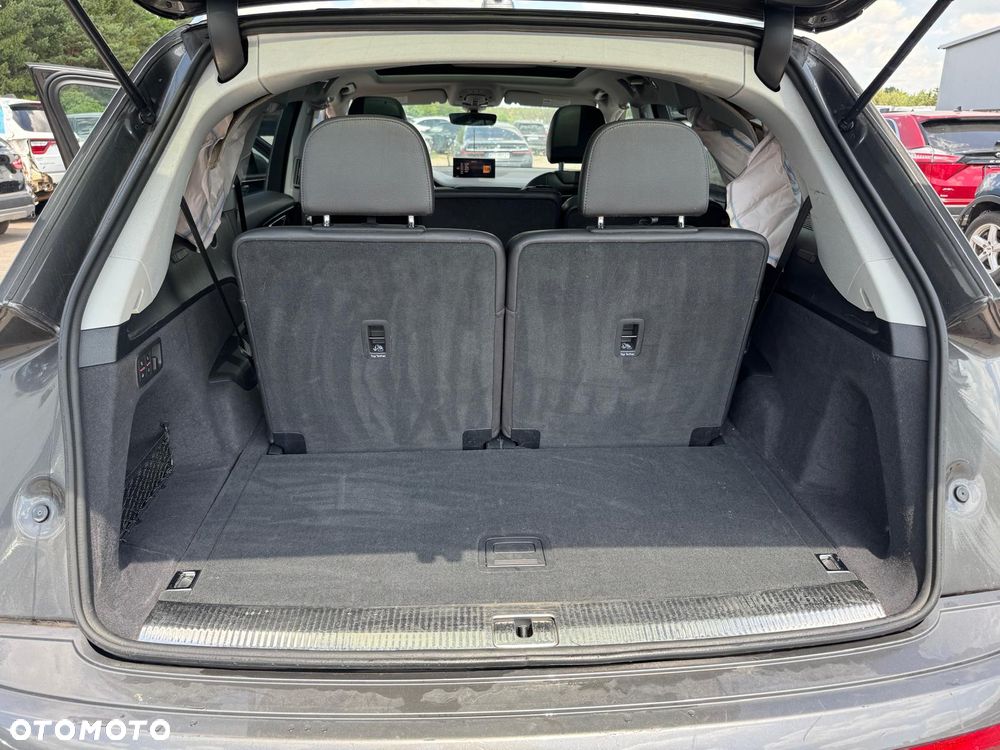 Audi Q7 3.0 TFSI Quattro Tiptronic - 32