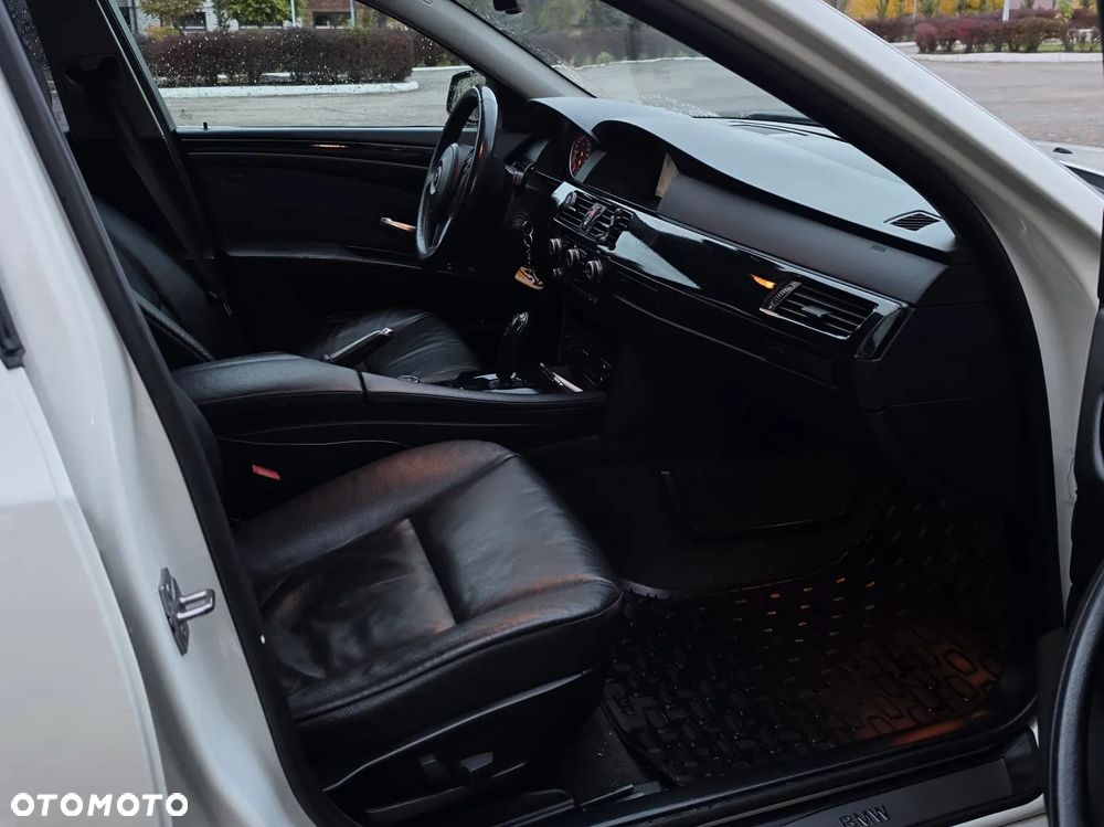 BMW Seria 5 528i xDrive - 8
