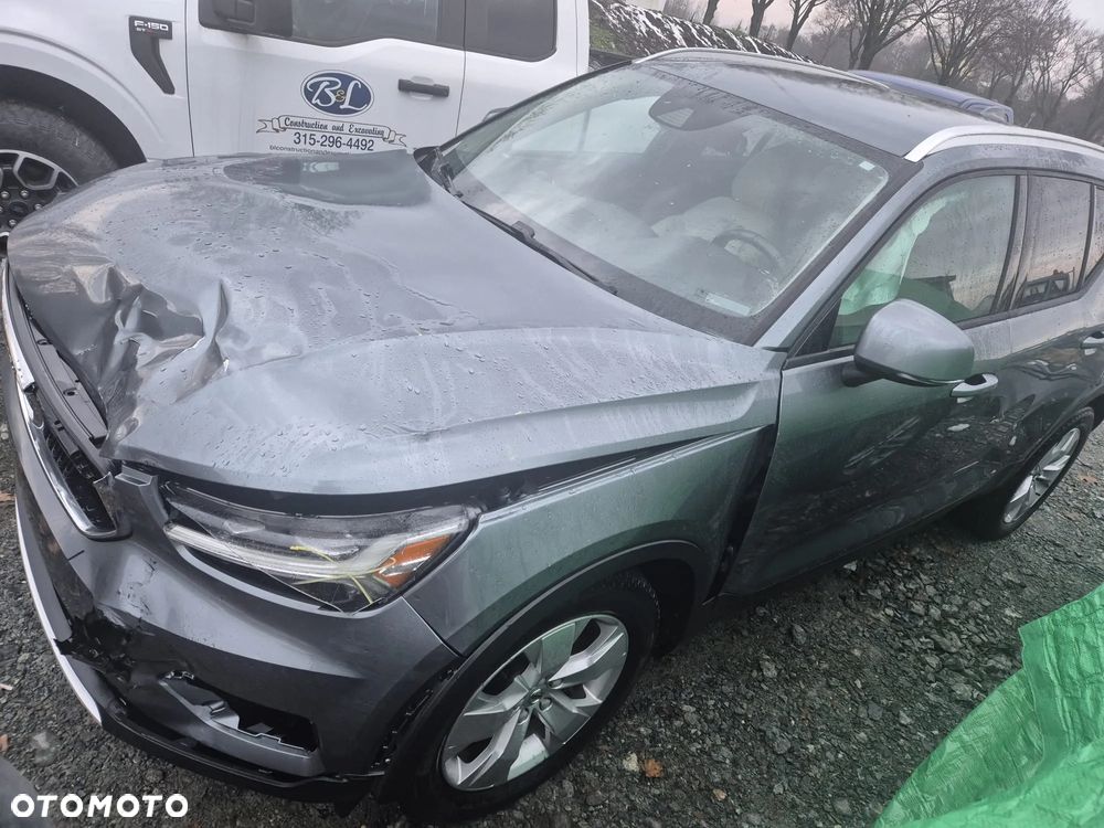 Volvo XC 40 T5 AWD Geartronic Momentum - 18