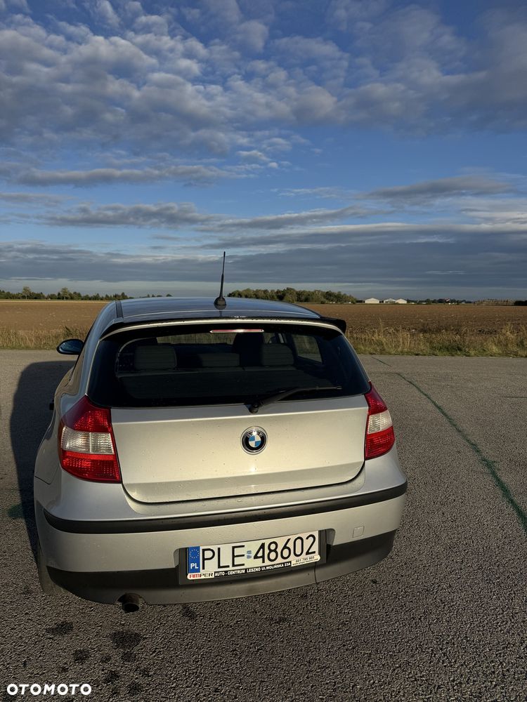 BMW Seria 1 2004 photo 4