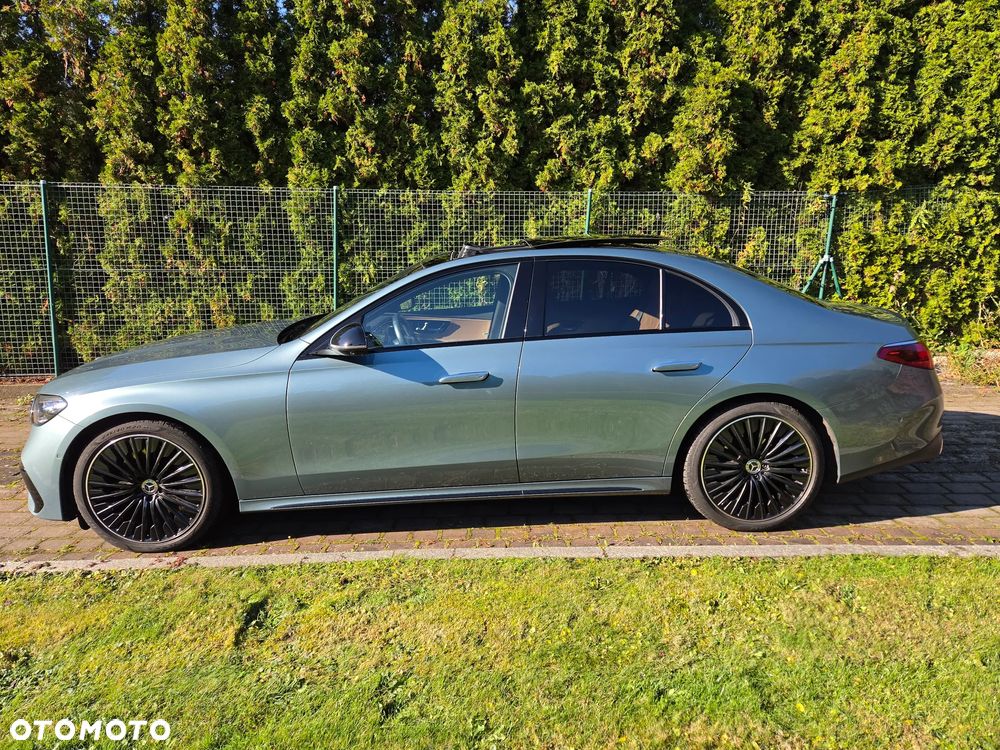 Mercedes-Benz E-Class 2024 photo 4
