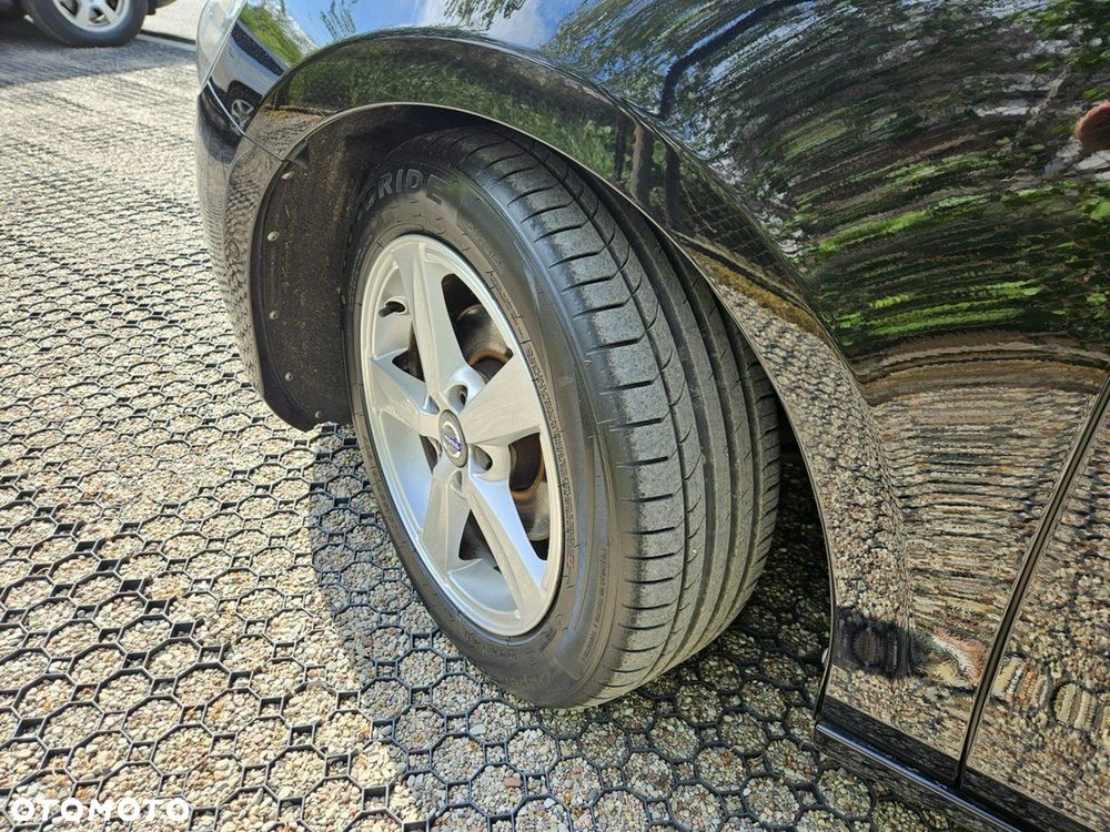 Volvo V40 D2 Momentum - 23