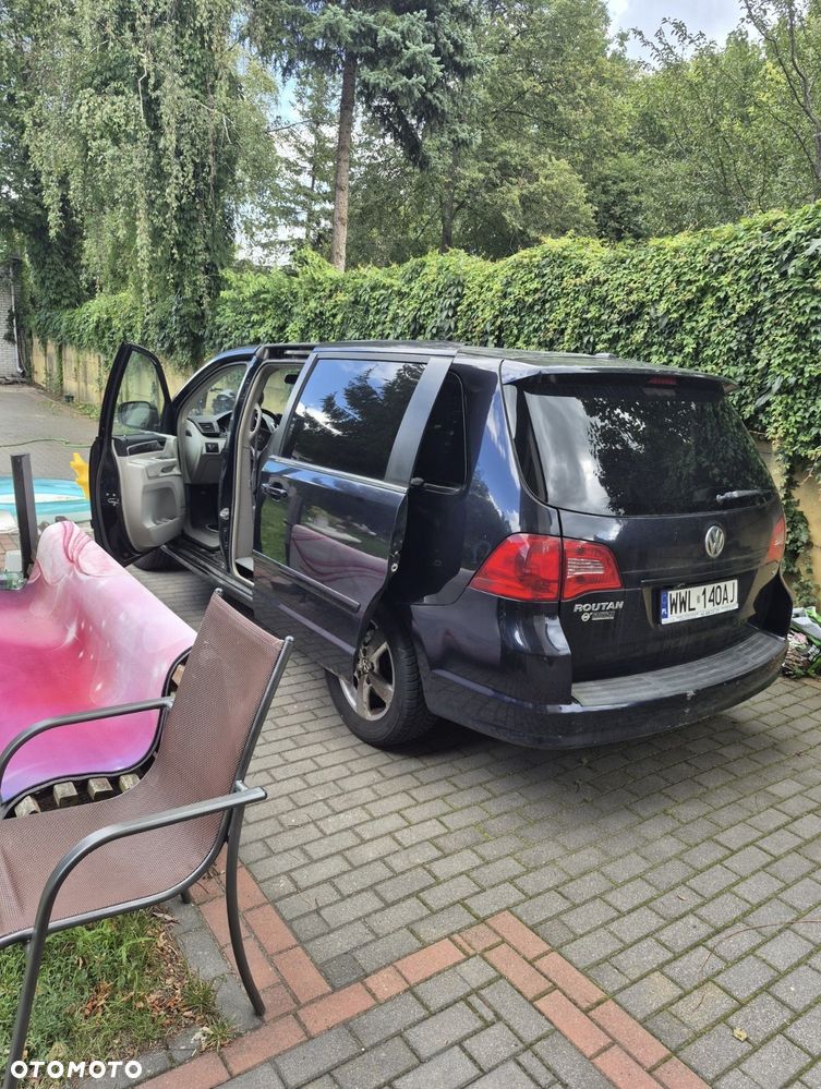 Volkswagen Routan - 2