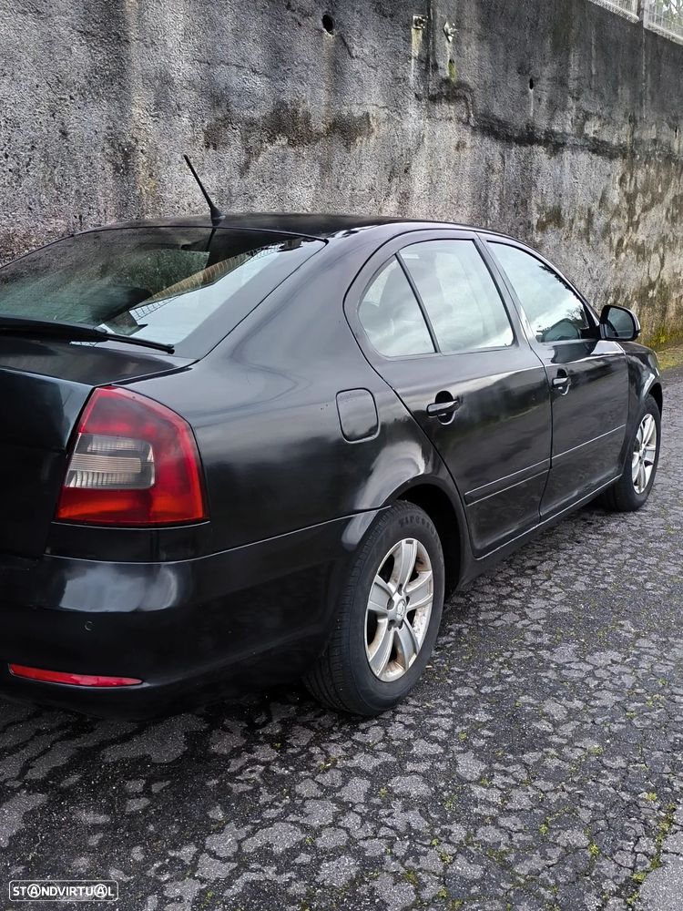 Skoda Octavia 1.6 TDI Ambiente - 2