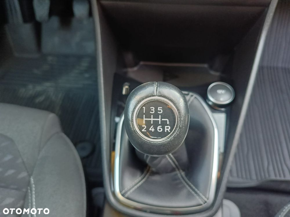 Ford Fiesta 1.0 EcoBoost S&S TITANIUM - 24