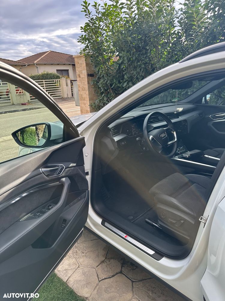 Audi e-tron 50 quattro S line - 13