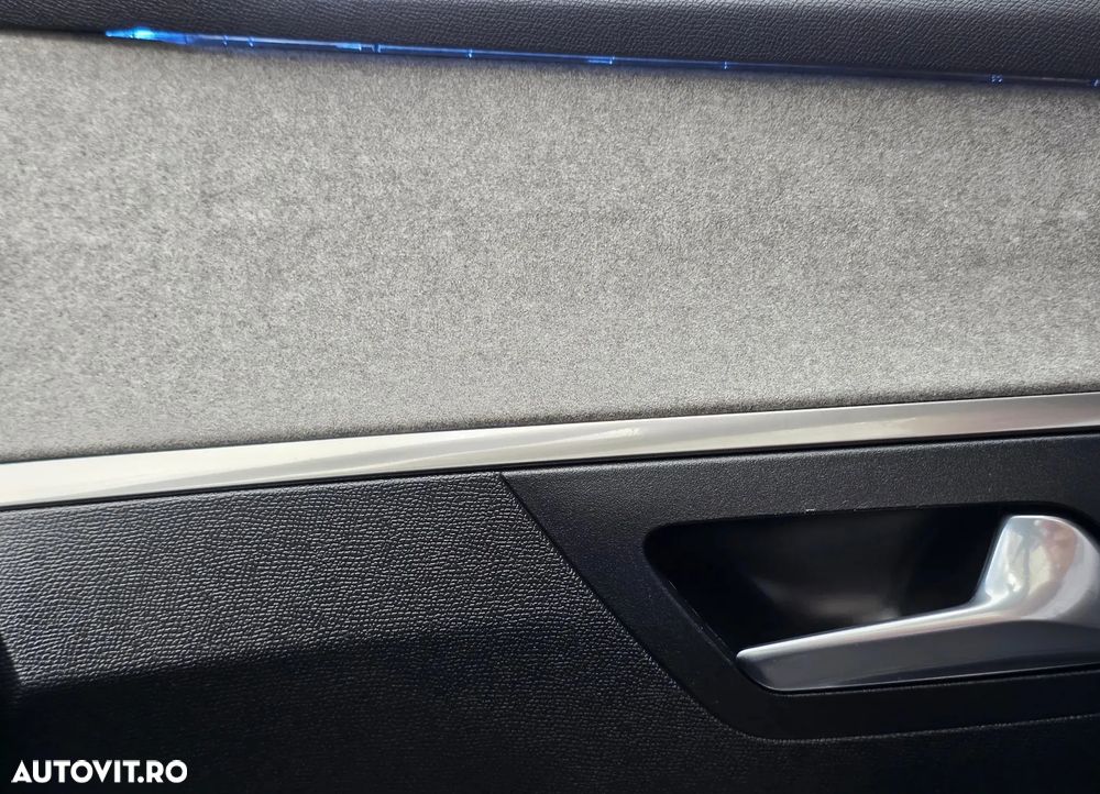 Peugeot 3008 PHEV 300 EAT8 4X4 GT - 29