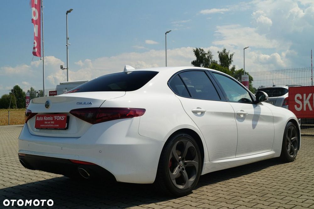 Alfa Romeo Giulia - 7