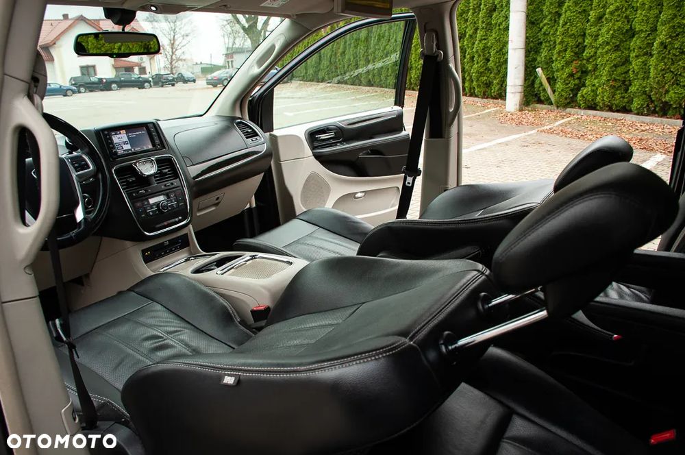 Lancia Voyager 3.6 Platinum - 22