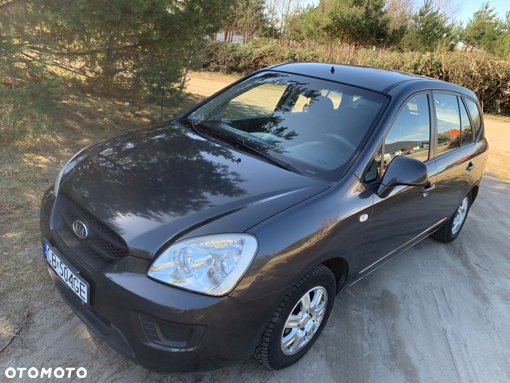 Kia Carens 2.0 CVVT LX - 11