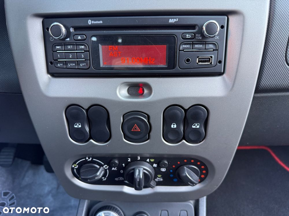 Dacia Duster 1.5 dCi Laureate 4x4 - 14