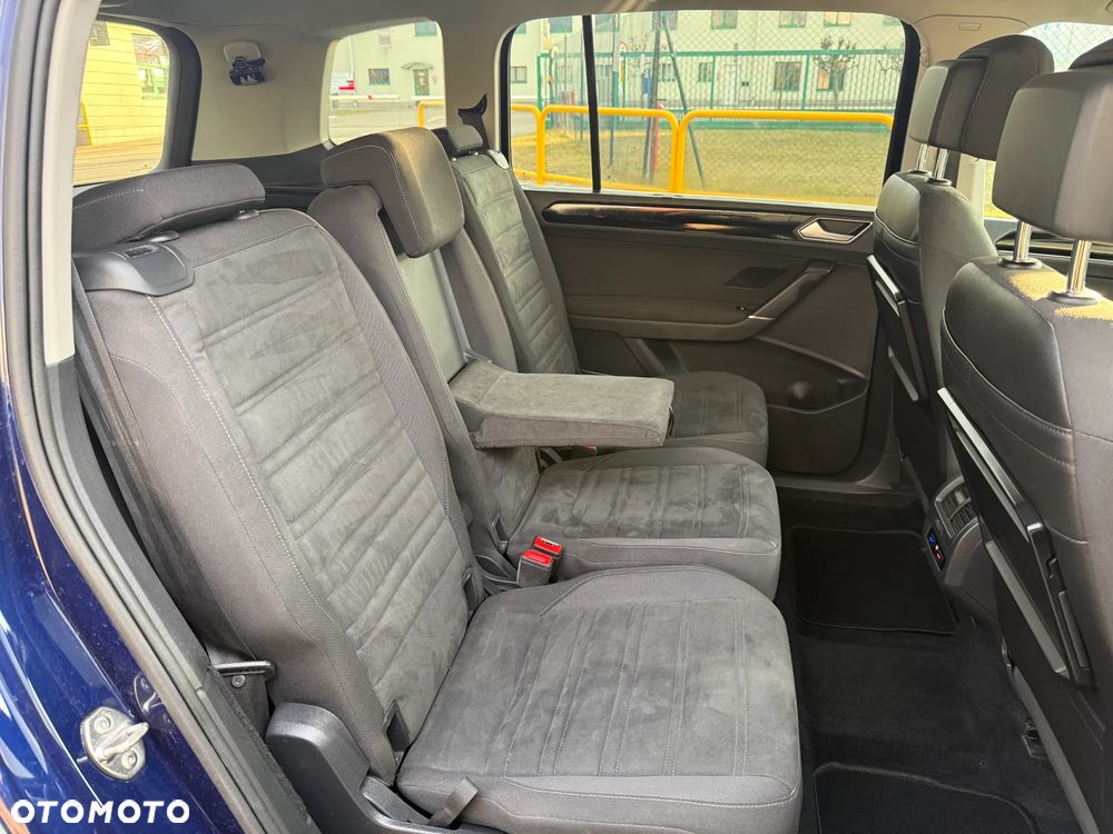 Volkswagen Touran - 9