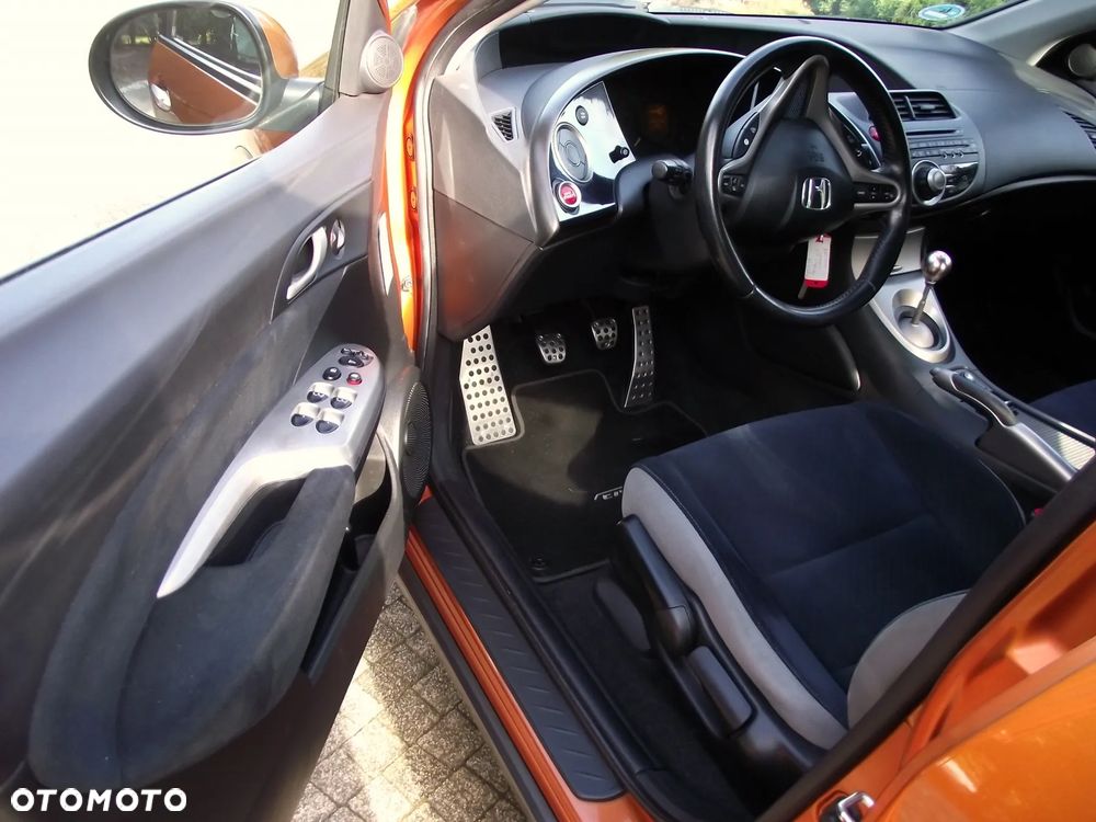 Honda Civic 1.8 Executive - 26