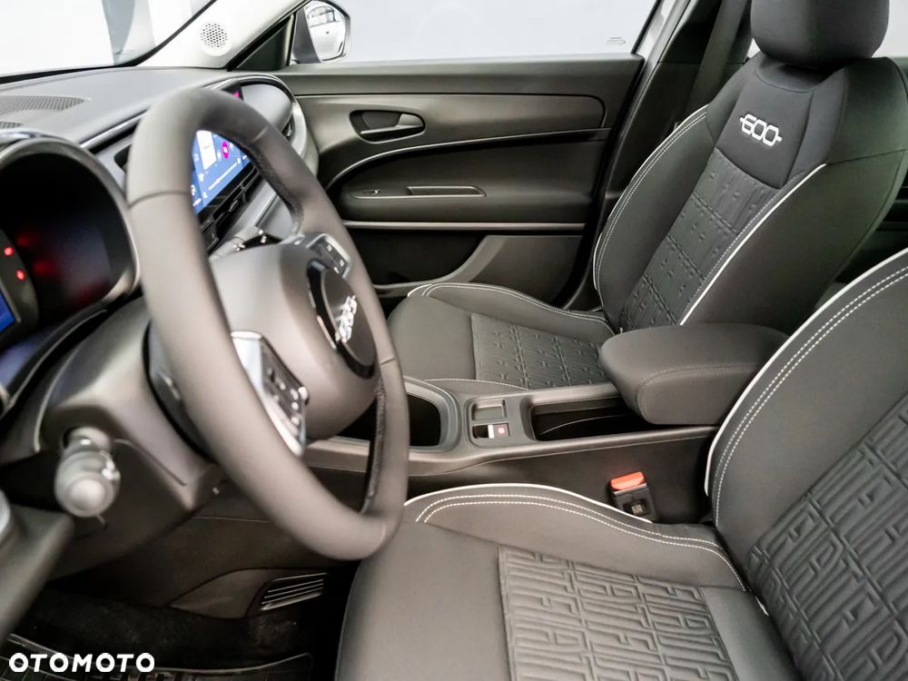 Fiat 600 1.2 Turbo Hybrid eDCT - 22