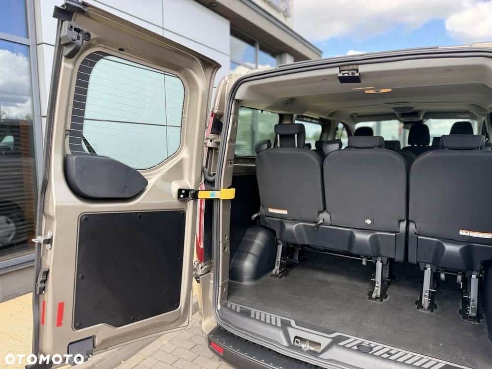 Ford Tourneo Custom - 9