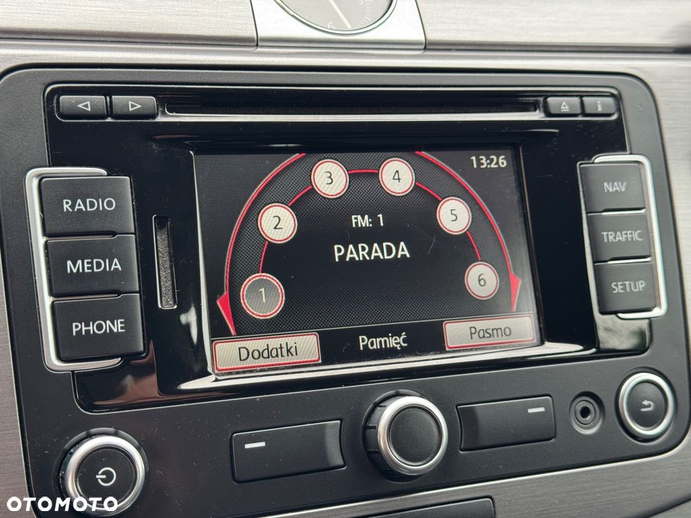 Volkswagen Passat 2.0 TDI BlueMotion Technology Comfortline - 23