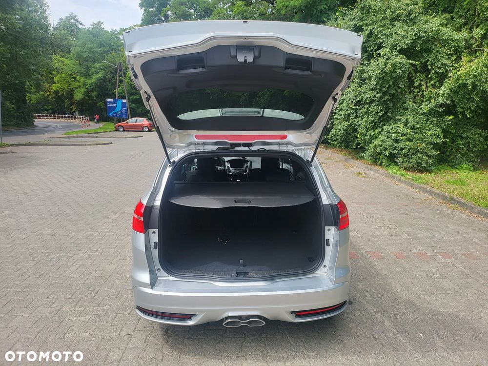 Ford Focus 2.0 TDCi ST-2 - 9