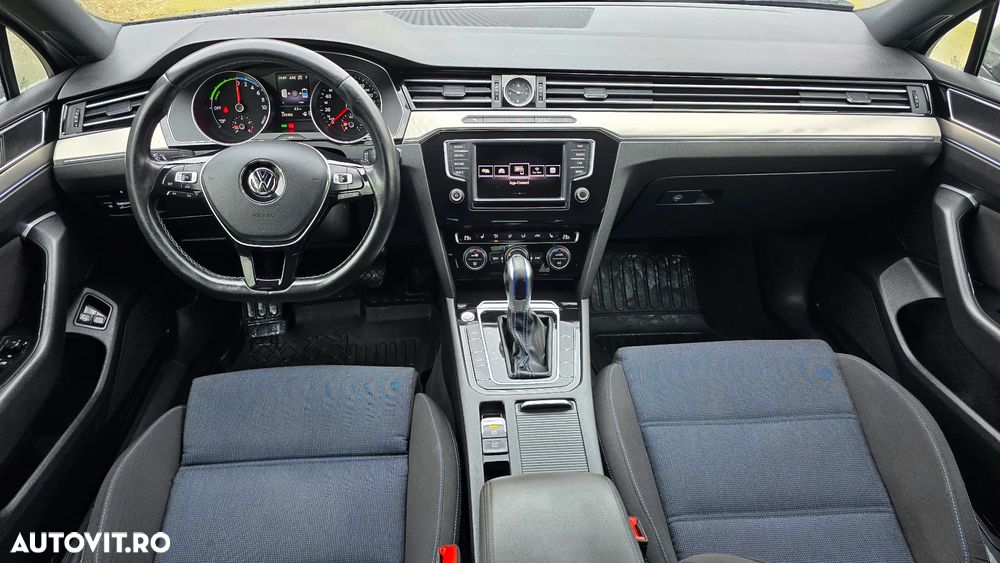 Volkswagen Passat - 14