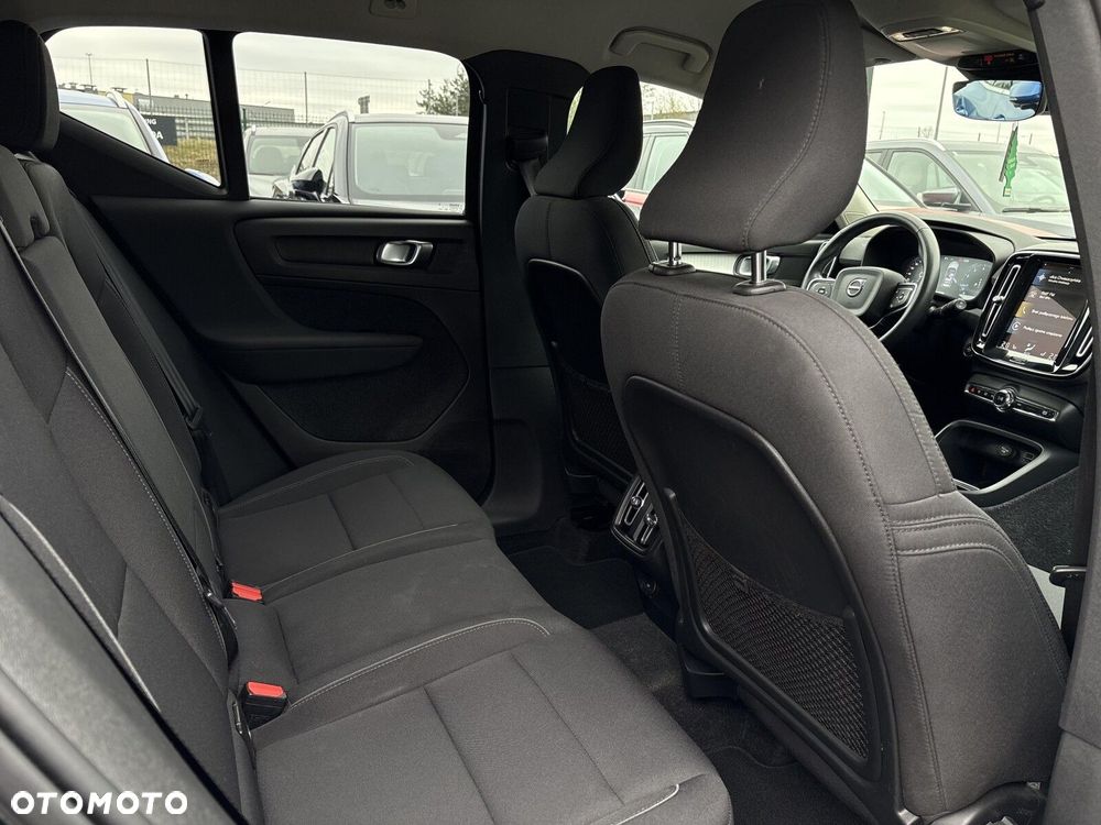 Volvo XC 40 T3 Momentum Pro - 23