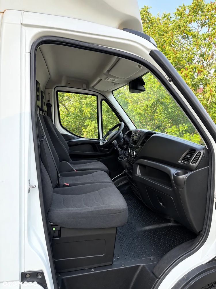 Iveco Daily 2015 photo 5