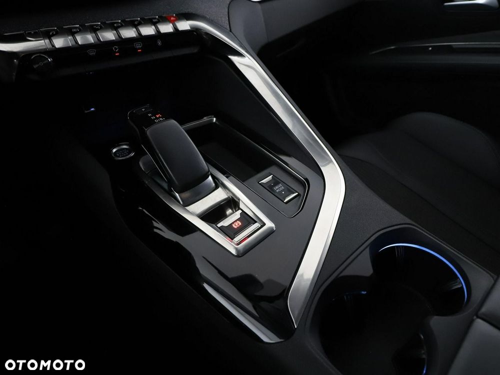 Peugeot 3008 1.6 PureTech Hybrid PHEV Allure Pack S&S EAT8 - 32