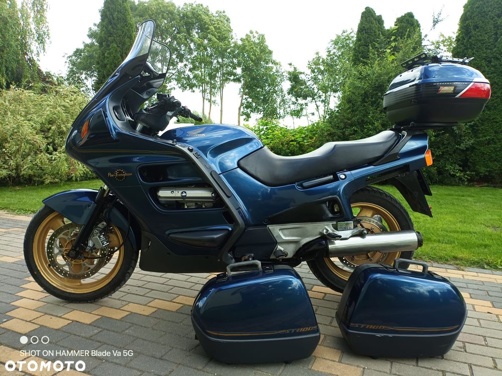 Honda ST - 9