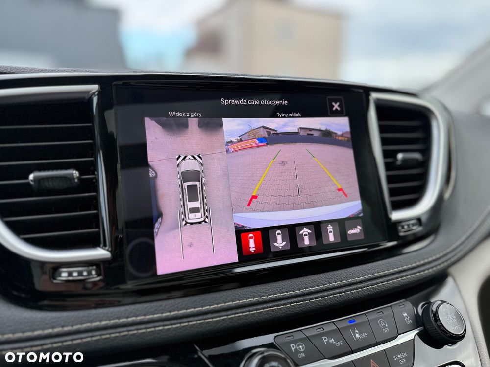 Chrysler Pacifica - 19