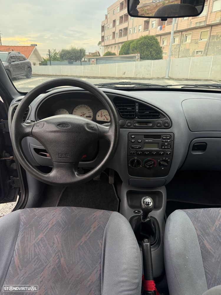 Ford Fiesta 1.25 Techno - 8