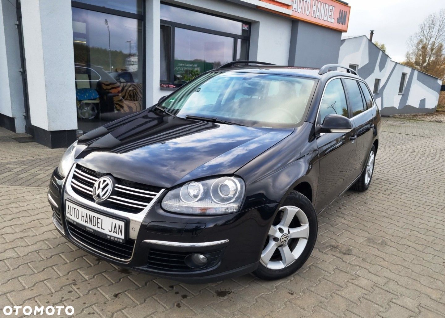 Volkswagen Golf - 1