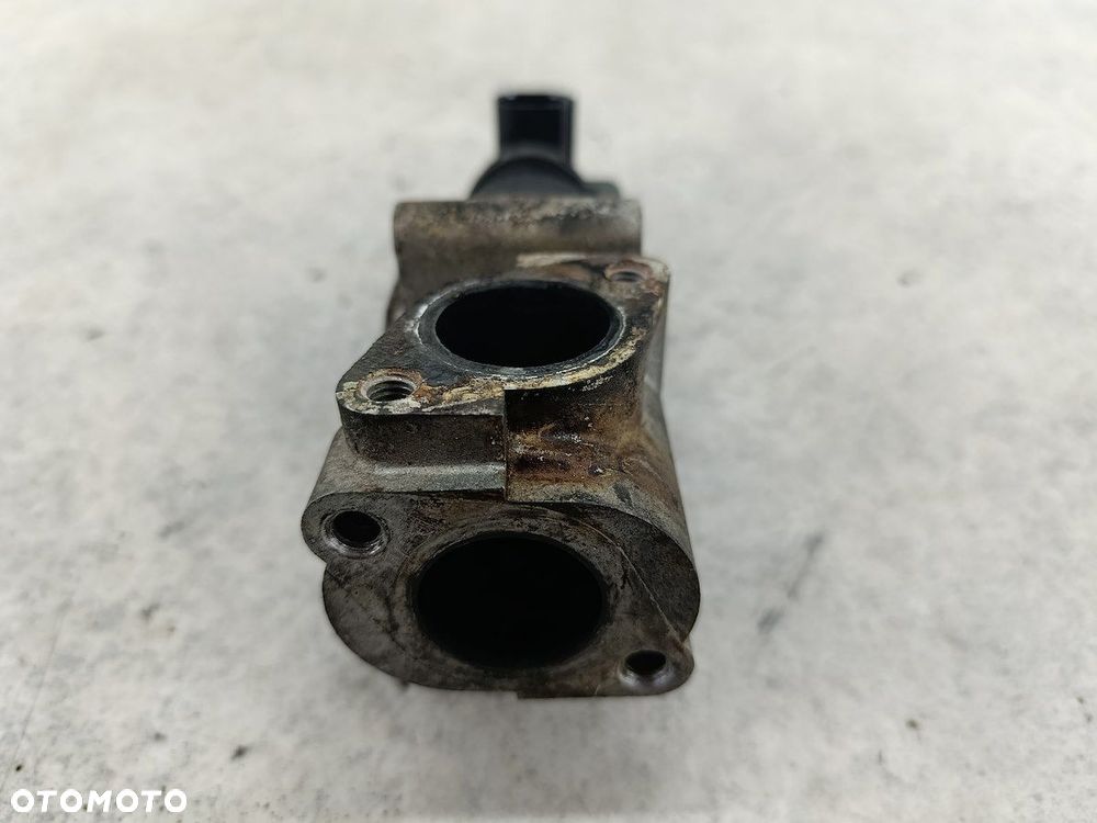ZAWÓR EGR OPEL ZAFIRA B 55215032 1.9 CDTI - 4