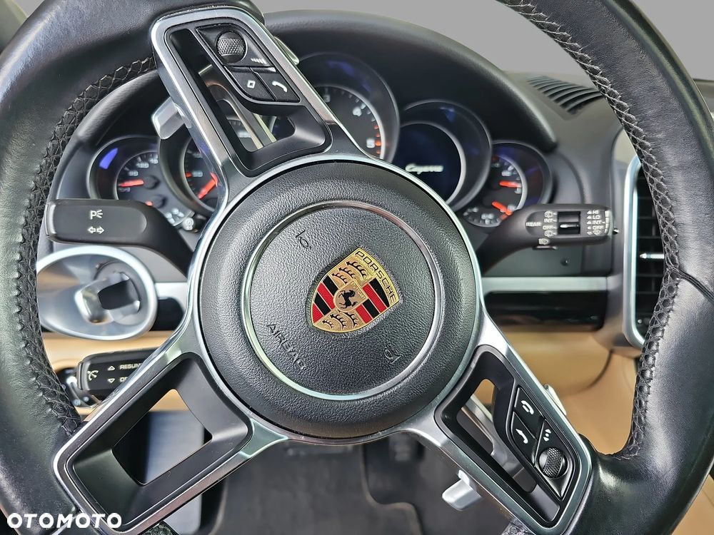 Porsche Cayenne - 21