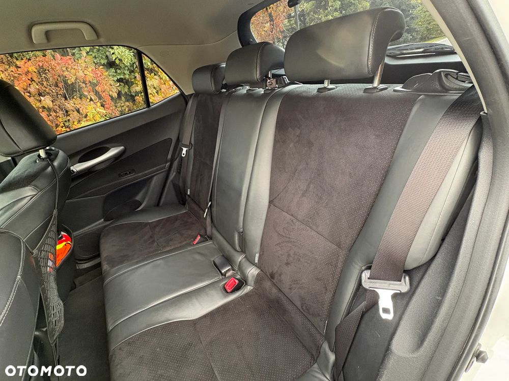 Toyota Auris 1.8 HSD Luna - 11