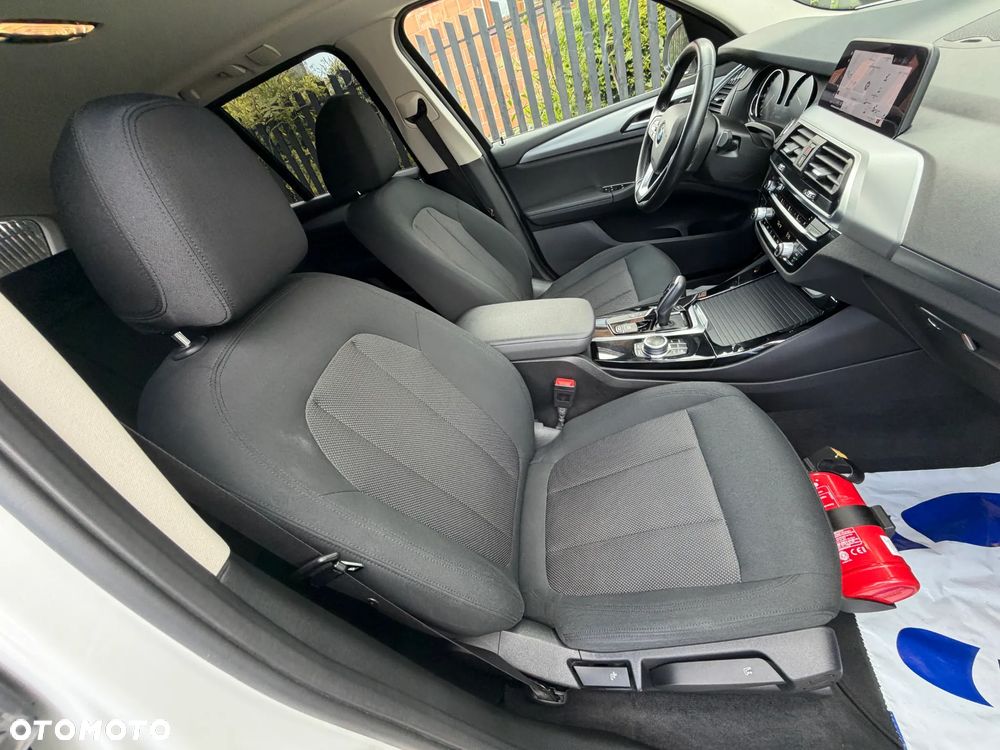 BMW X3 xDrive20i GPF Advantage - 13