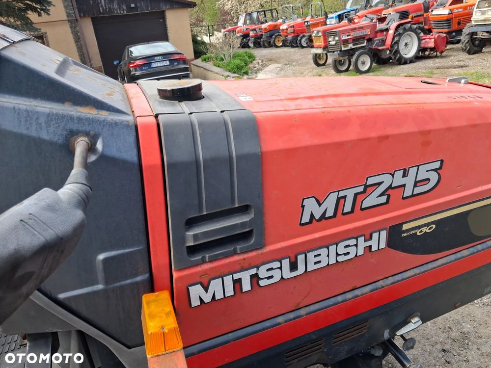 Mitsubishi Mt245 - 9