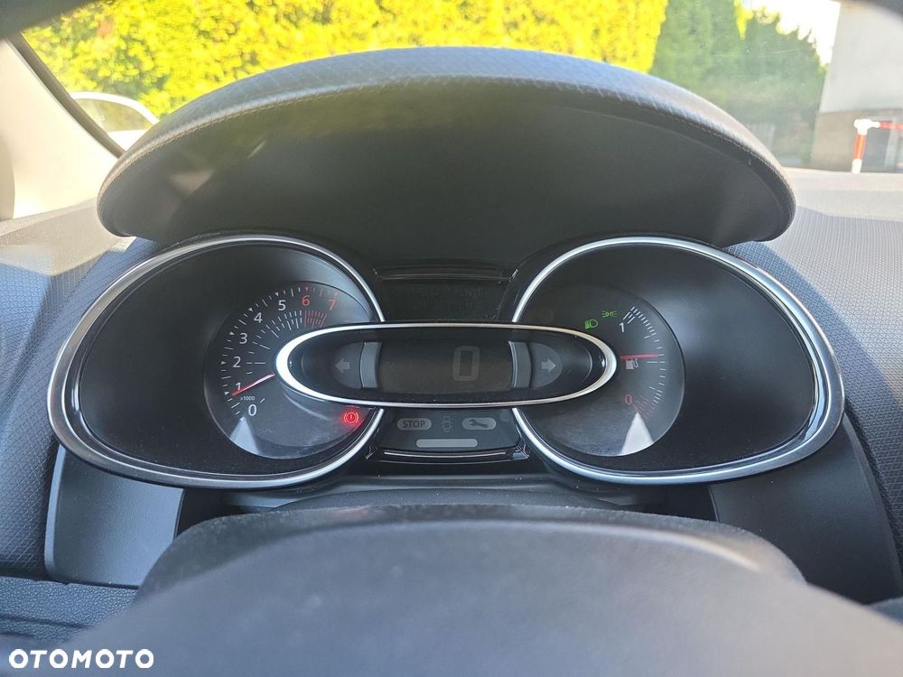 Renault Clio 1.2 16V Life - 11