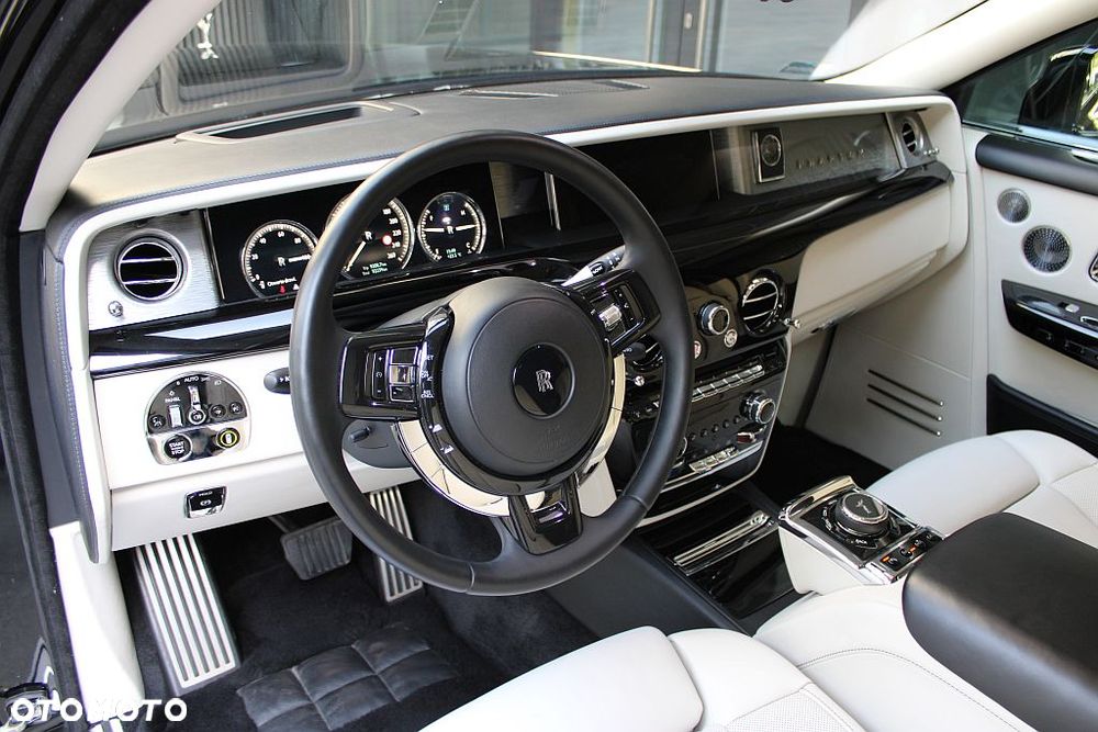 Rolls-Royce Phantom Standard - 18
