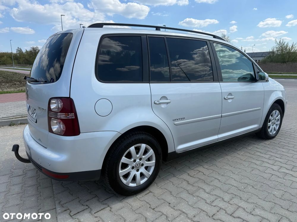 Volkswagen Touran 2.0 TDI DSG United - 8