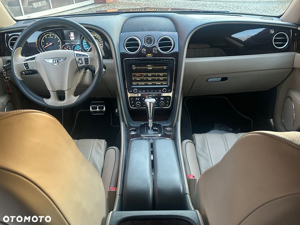 Bentley Flying Spur V8 Mulliner - 19
