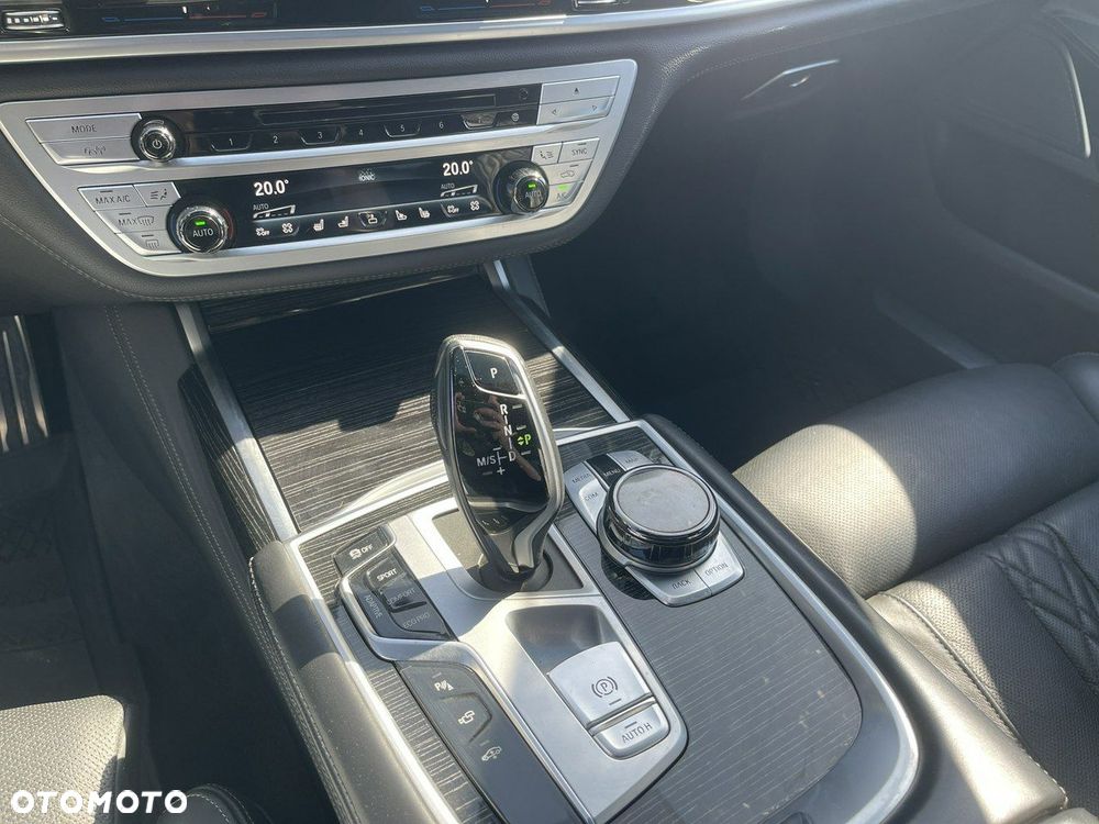 BMW Seria 7 - 11