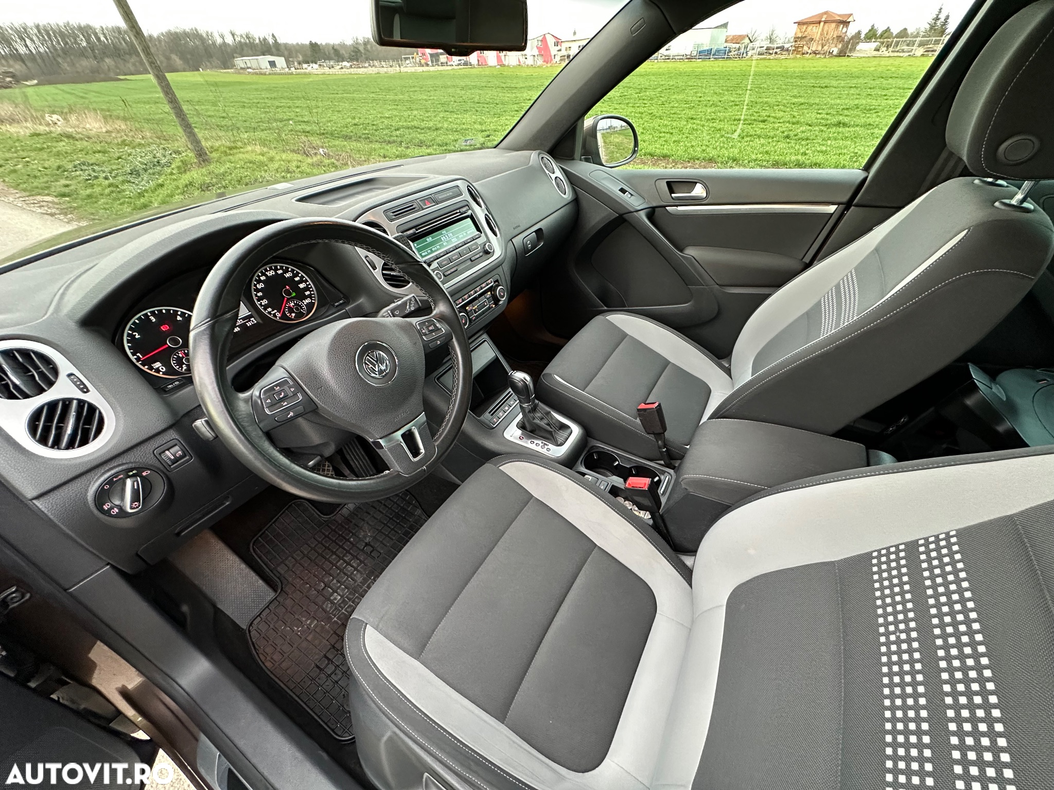 Volkswagen Tiguan - 9