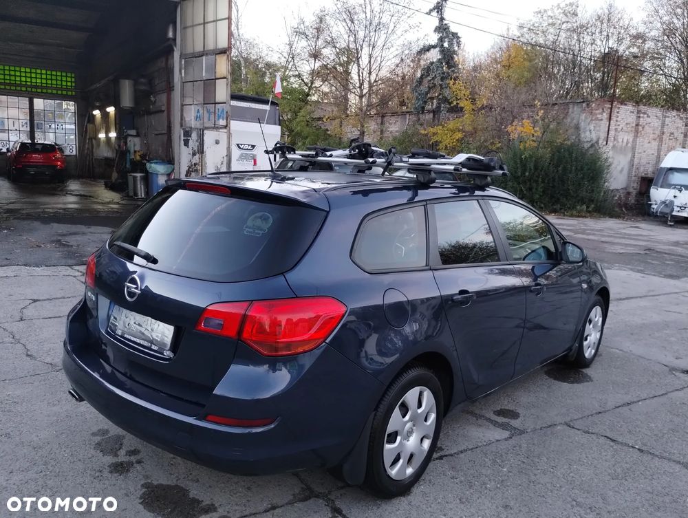 Opel Astra IV 1.4 T Enjoy - 2