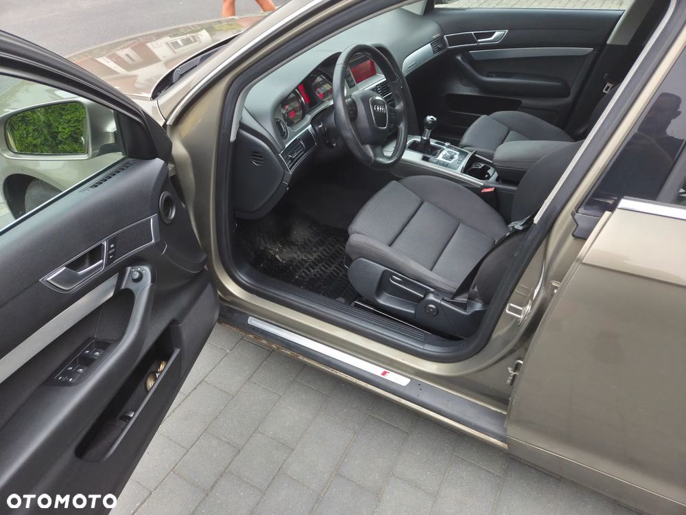 Audi A6 Avant 2.4 quattro - 9